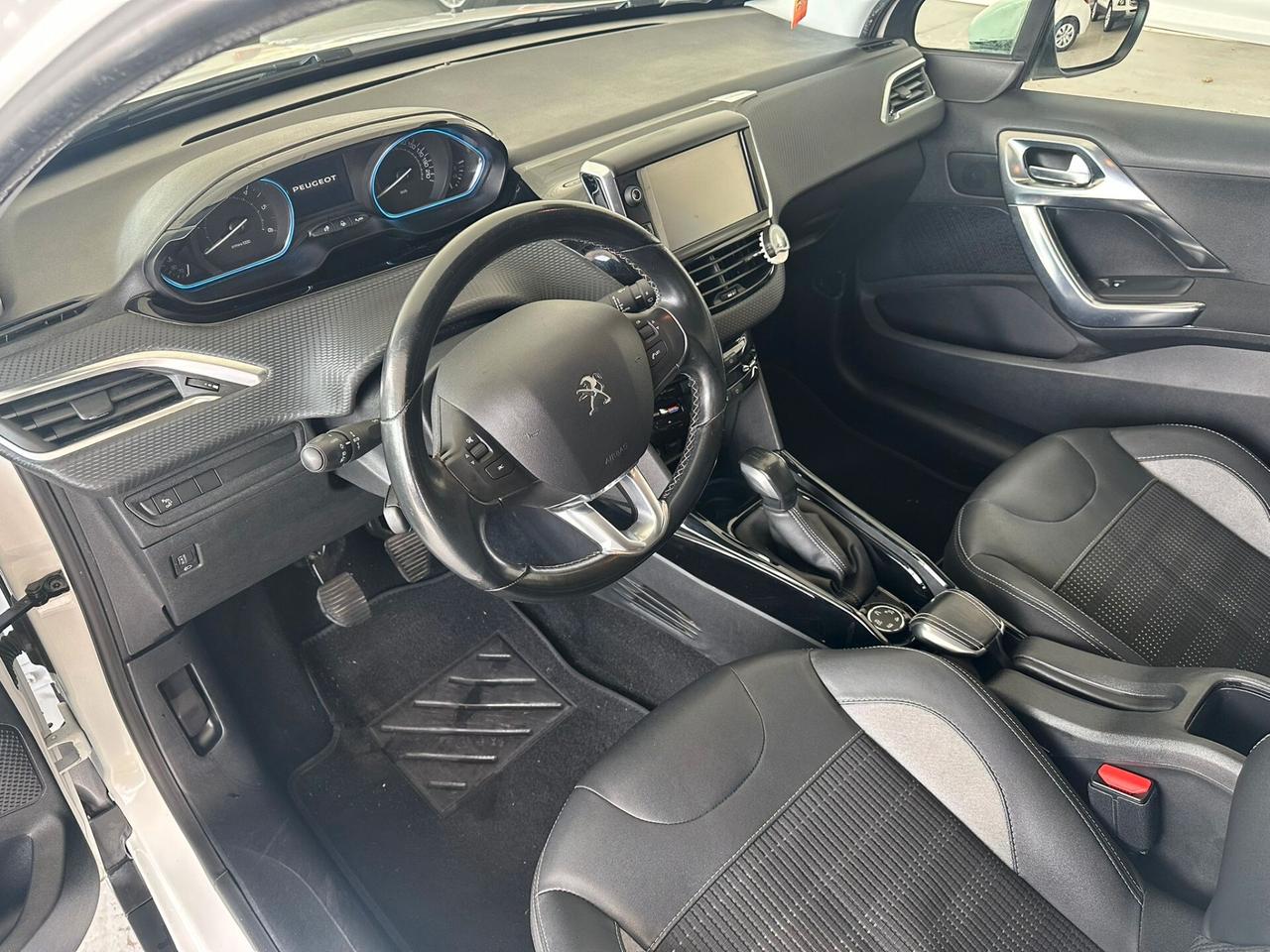 Peugeot 2008 BlueHDi 100 Allure 2016