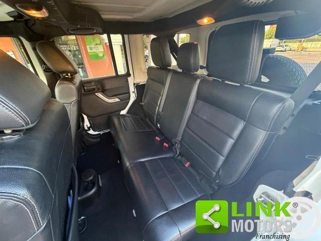 JEEP Wrangler Unlimited 2.8 CRD DPF Sahara Auto