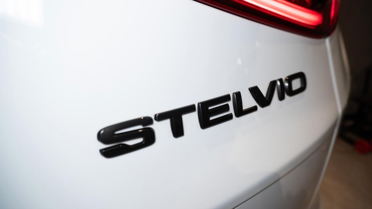 Alfa Romeo Stelvio 2.2d 210 CV AT8 Q4 Veloce IVA ESPOSTA