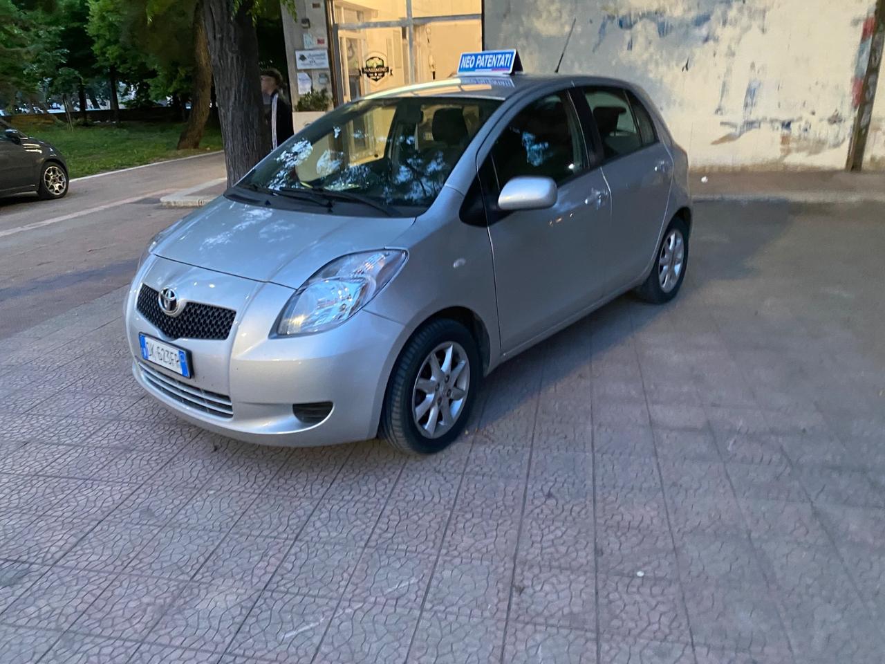 Toyota Yaris 1.0 5 porte Sol