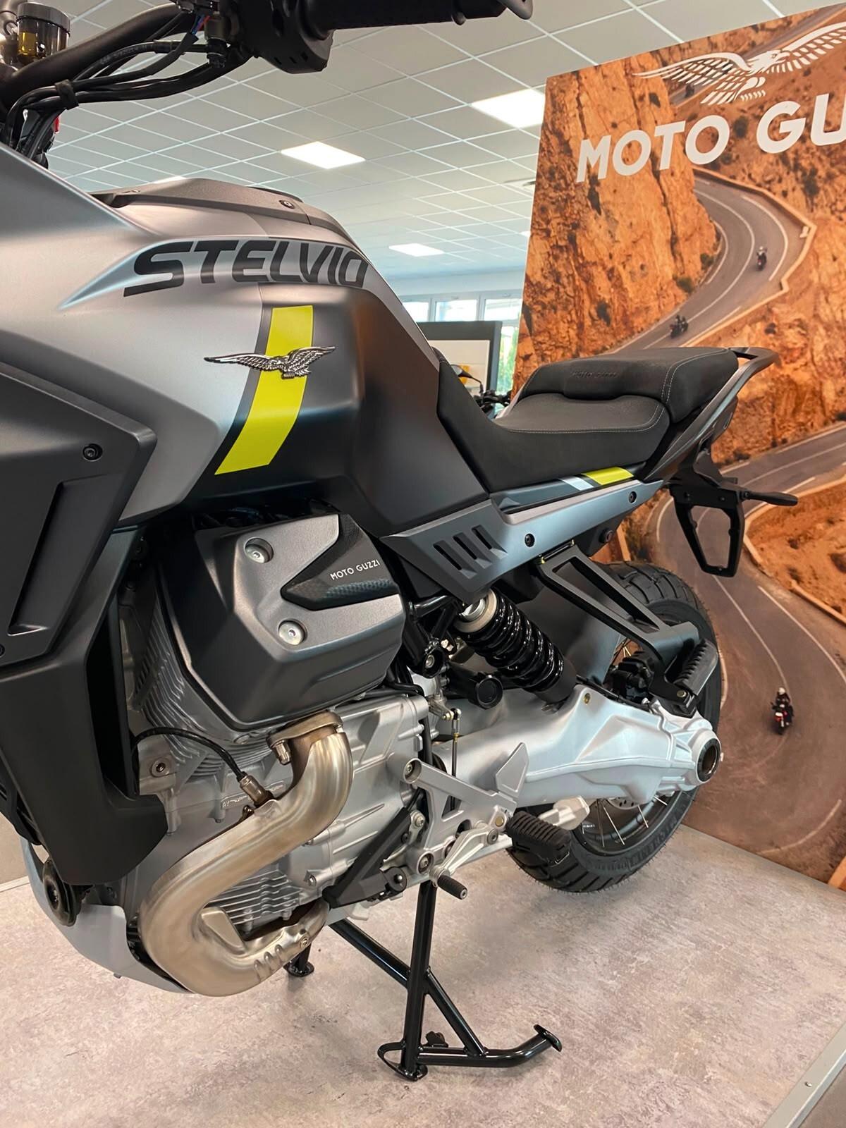 Moto Guzzi Stelvio