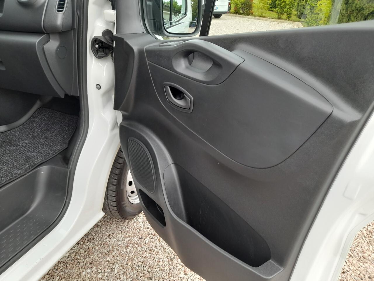 Renault Trafic T27 2.0 dCi 120CV PC-TN Furgone Ice