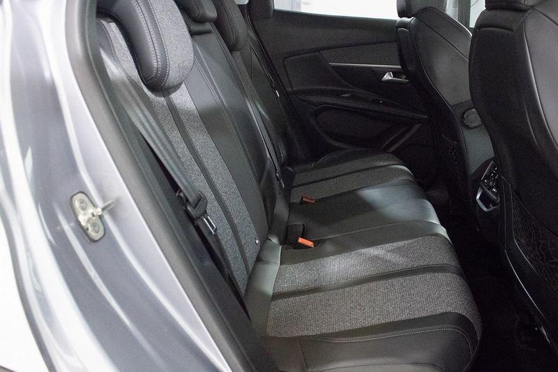 Peugeot 3008 BlueHDi 130cv EAT8 Allure