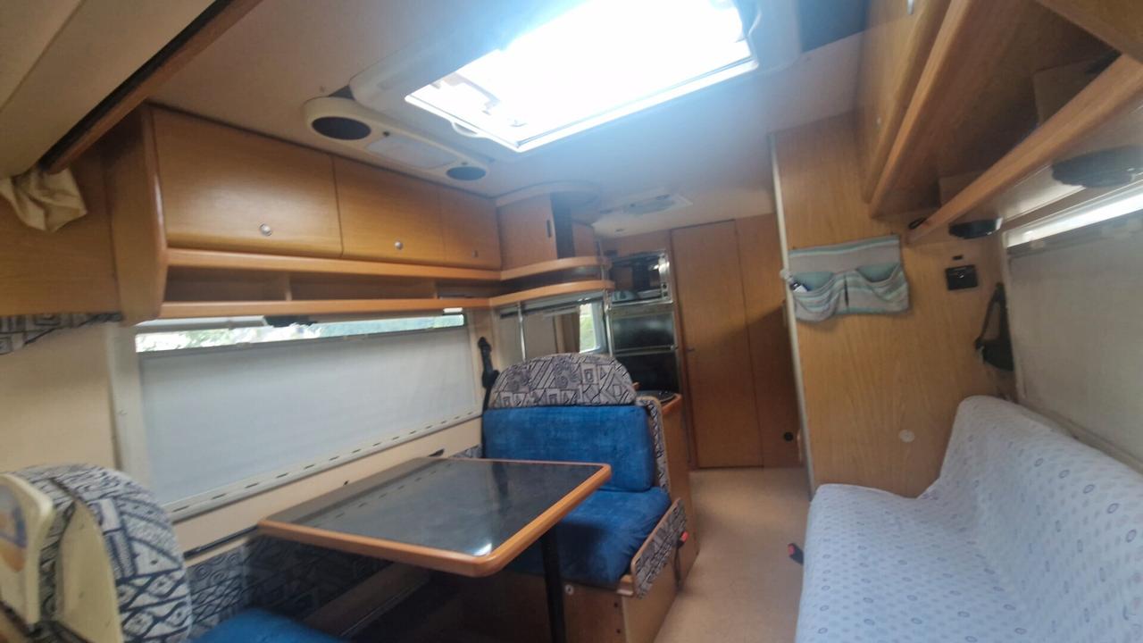 Iveco Daily Camper Laika 2.8 diesel manuale 6 rapporti