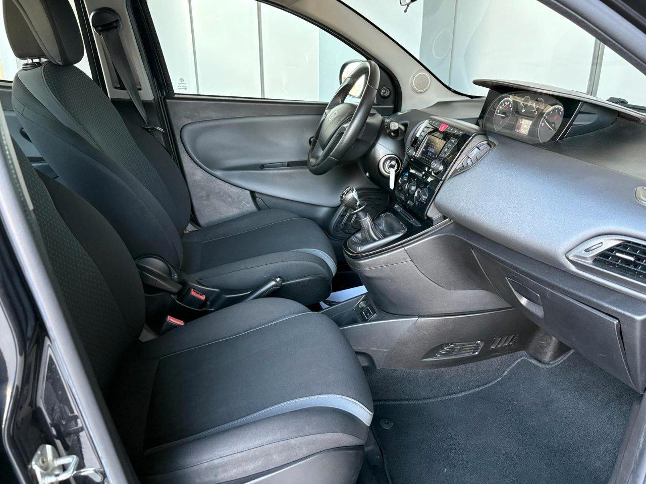 Lancia Ypsilon 5 Porte Ypsilon 1.2 Gold ecochic Gpl 69cv