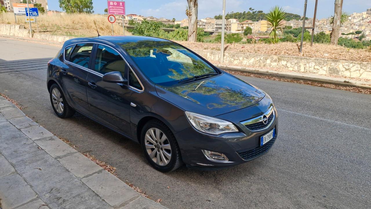 Opel Astra 1.7 CDTI 110CV 5 porte Cosmo