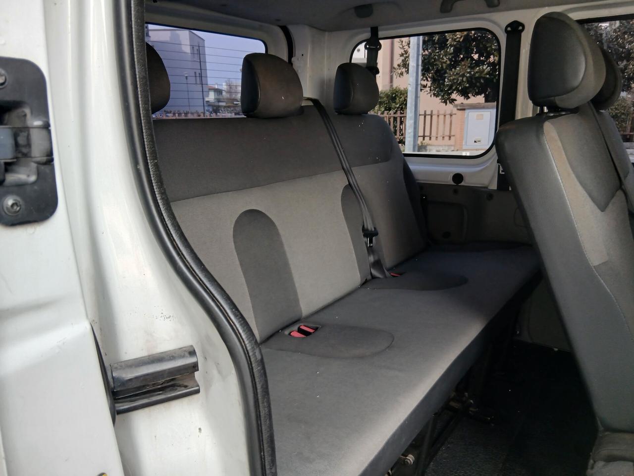 Renault Trafic 2.0 Cdi 115 cv 9 posti Passenger Black Edition +gancio traino