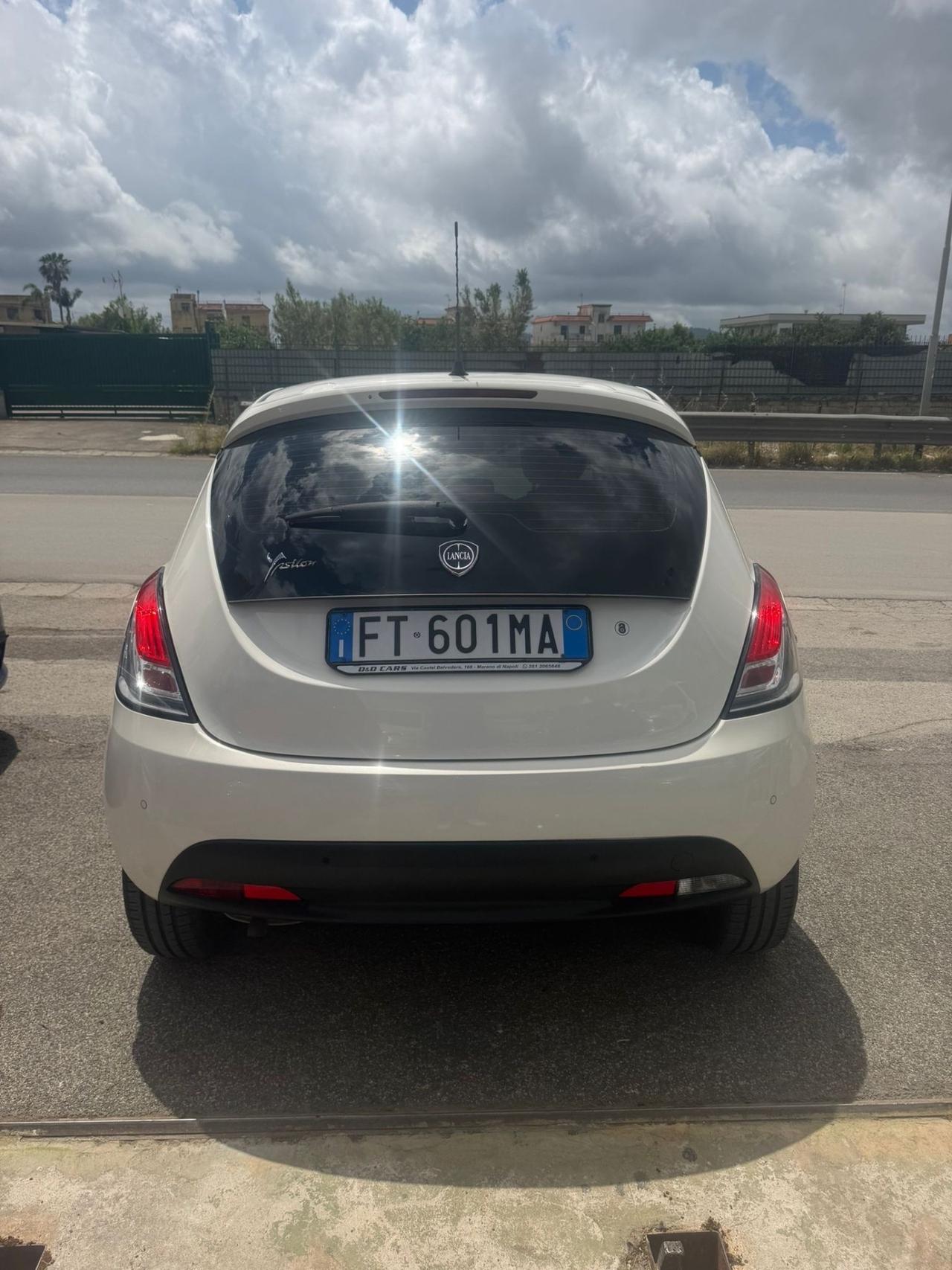 Lancia Ypsilon 1.2 69 CV 5 porte GPL Ecochic Gold