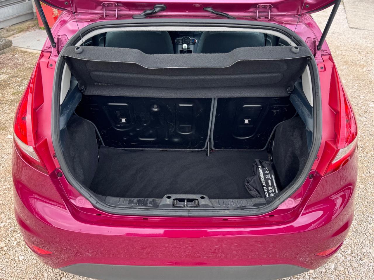 Ford Fiesta 1.2 Benzina 82cv Neopatentati 2009