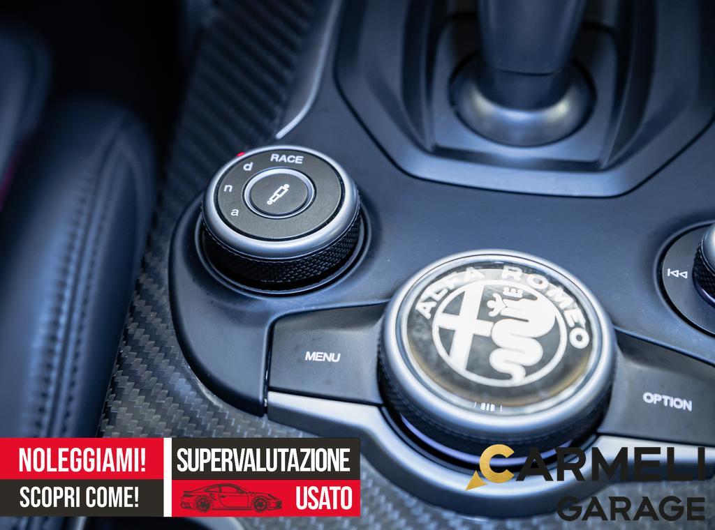 Alfa Romeo Giulia Berlina 2.9 V6 Bi-Turbo AT8 Quadrifoglio 510CV