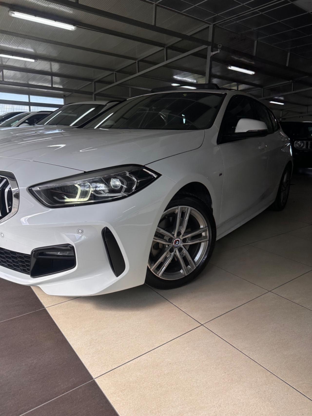 Bmw 118 118d 5p. Msport