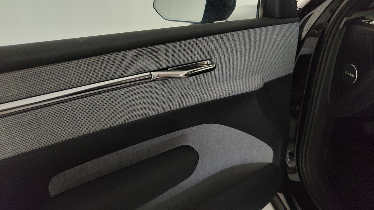 VOLVO EX30 Single Motor Extended Range Ultra rwd