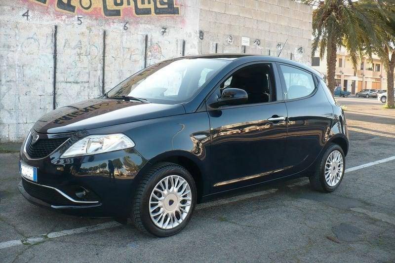 Lancia Ypsilon 1.2 69 CV 5 porte Gold
