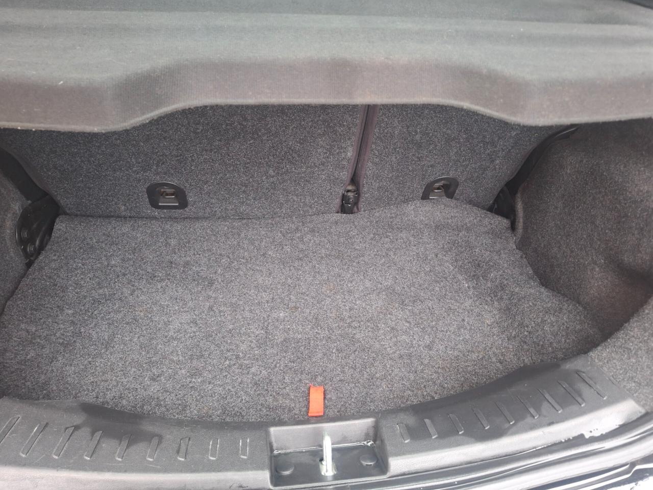 Lancia Ypsilon 1.2 69 CV 5 porte GPL Ecochic Silver neopatentati