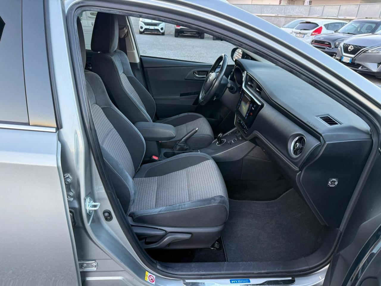 Toyota Auris Touring Sports 1.8 Hybrid Lounge