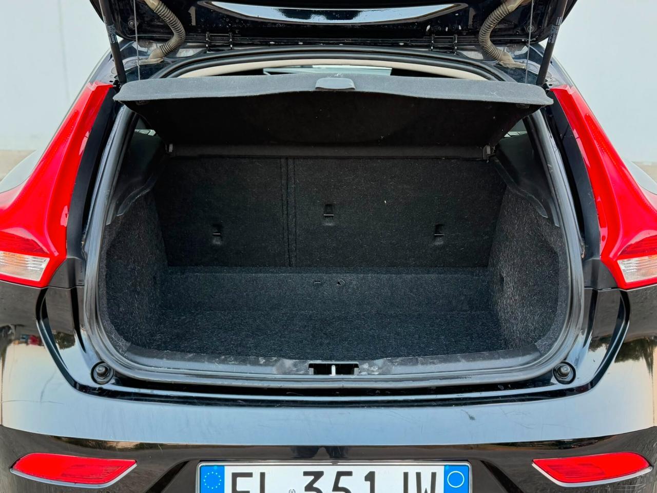 VOLVO V40 2.0 DIESEL D2 EURO6B