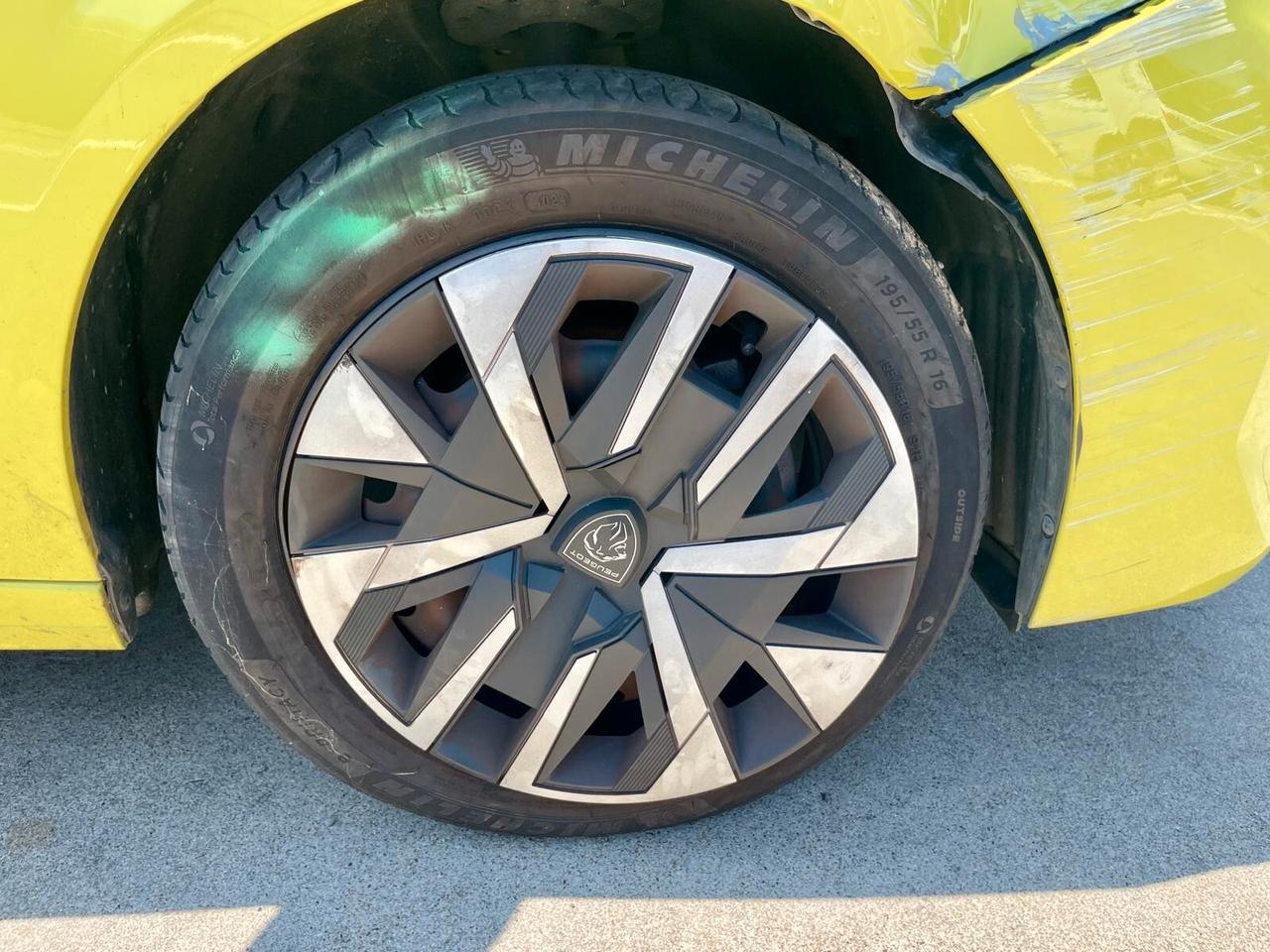 Peugeot 208 PureTech 100 Style **VEICOLO INCIDENTATO ** VA IN MOTO**