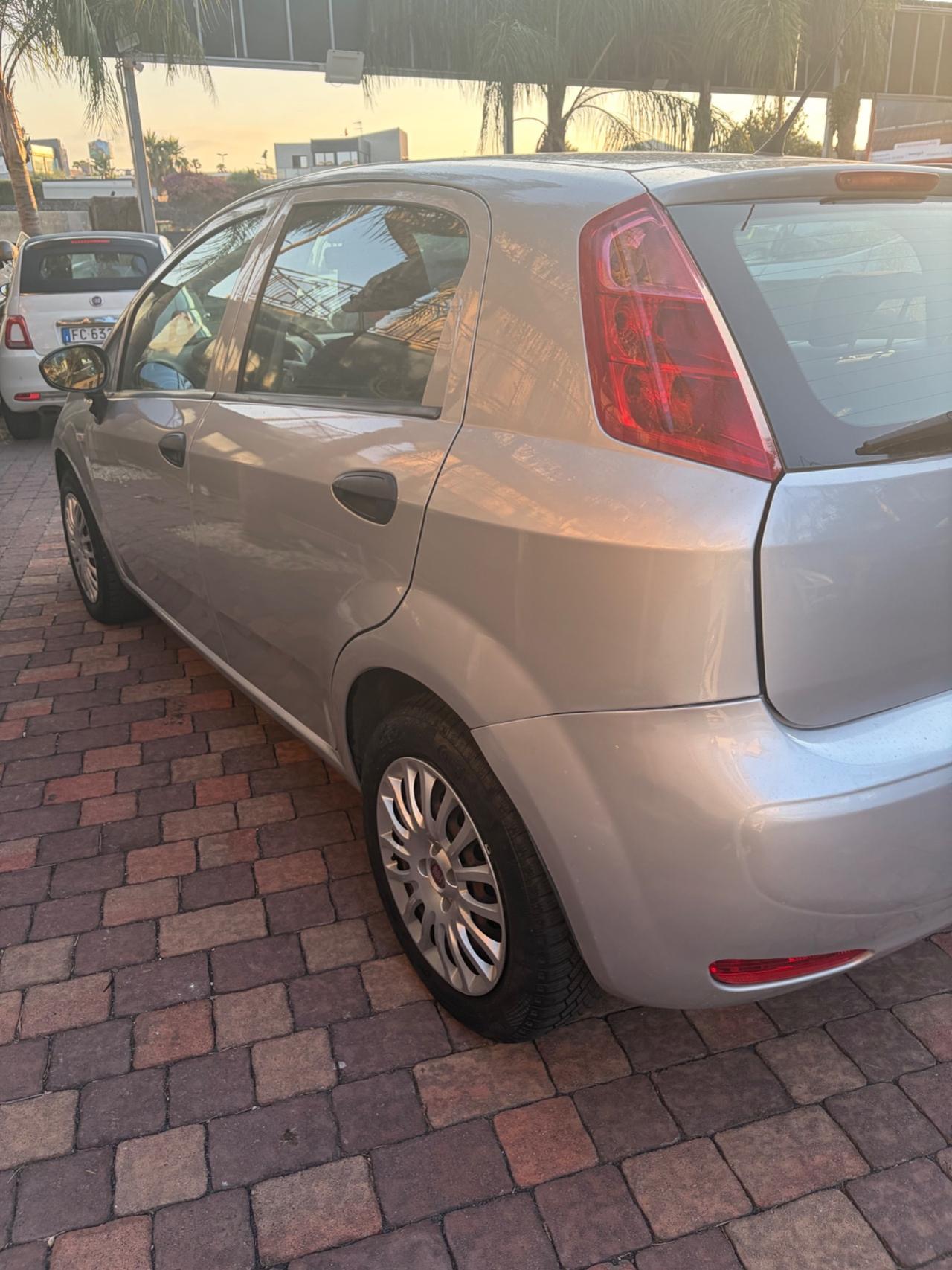Fiat Punto 1.4 8V 5 porte benzina gol