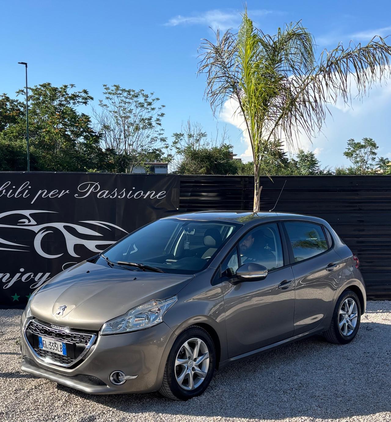 Peugeot 208 1.4 HDi 68 CV 5 porte Allure