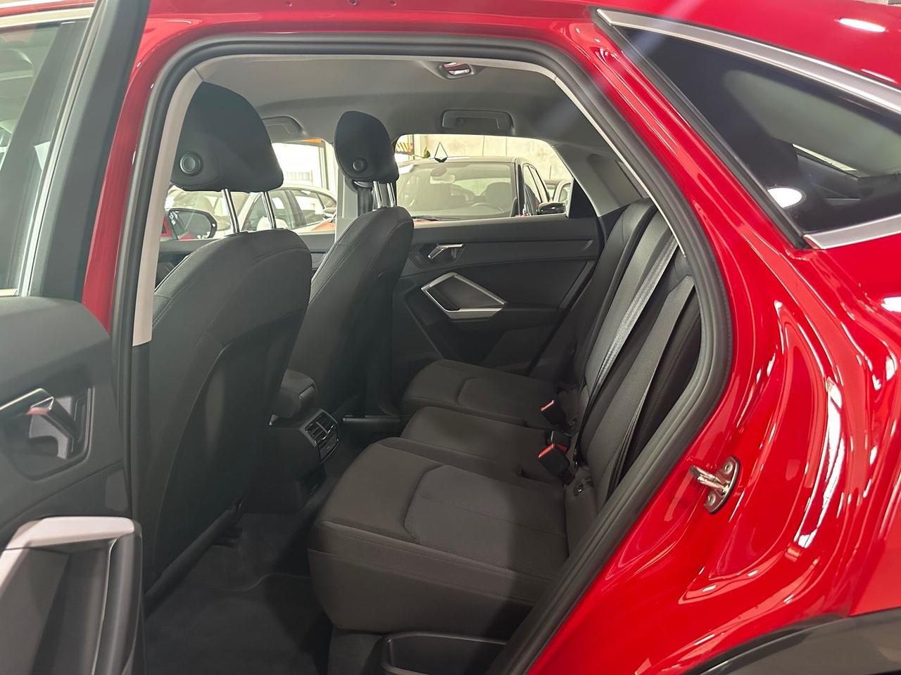 Audi Q3 S Line 2.0 35 TDI #5618