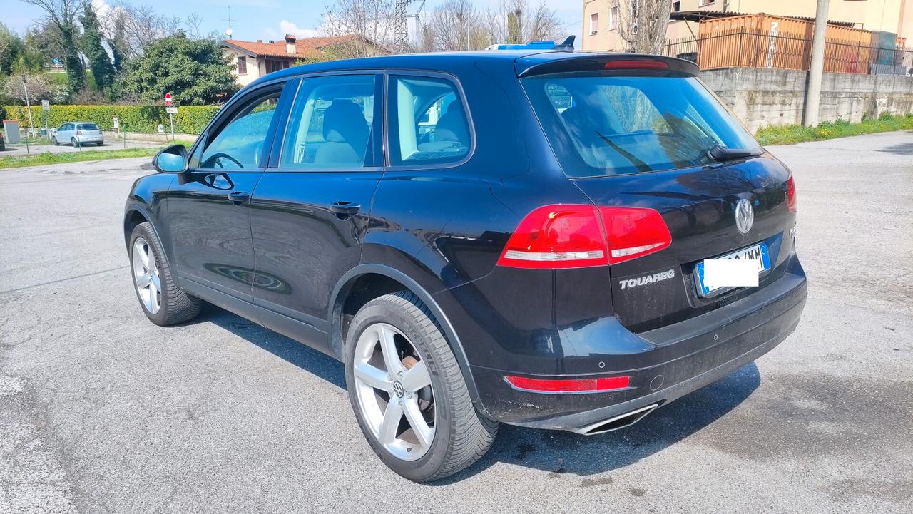 Volkswagen Touareg 3.0 TDI tiptronic BlueMotion Technology - 2011