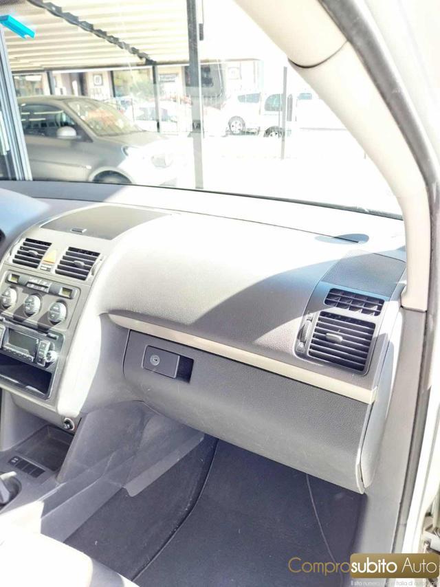 VOLKSWAGEN Touran 1.6 Trendline Bifuel G