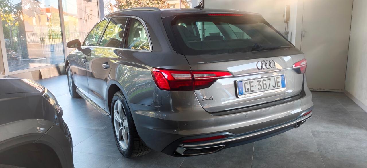 Audi A4 Avant 30 TDI/136 CV S tronic