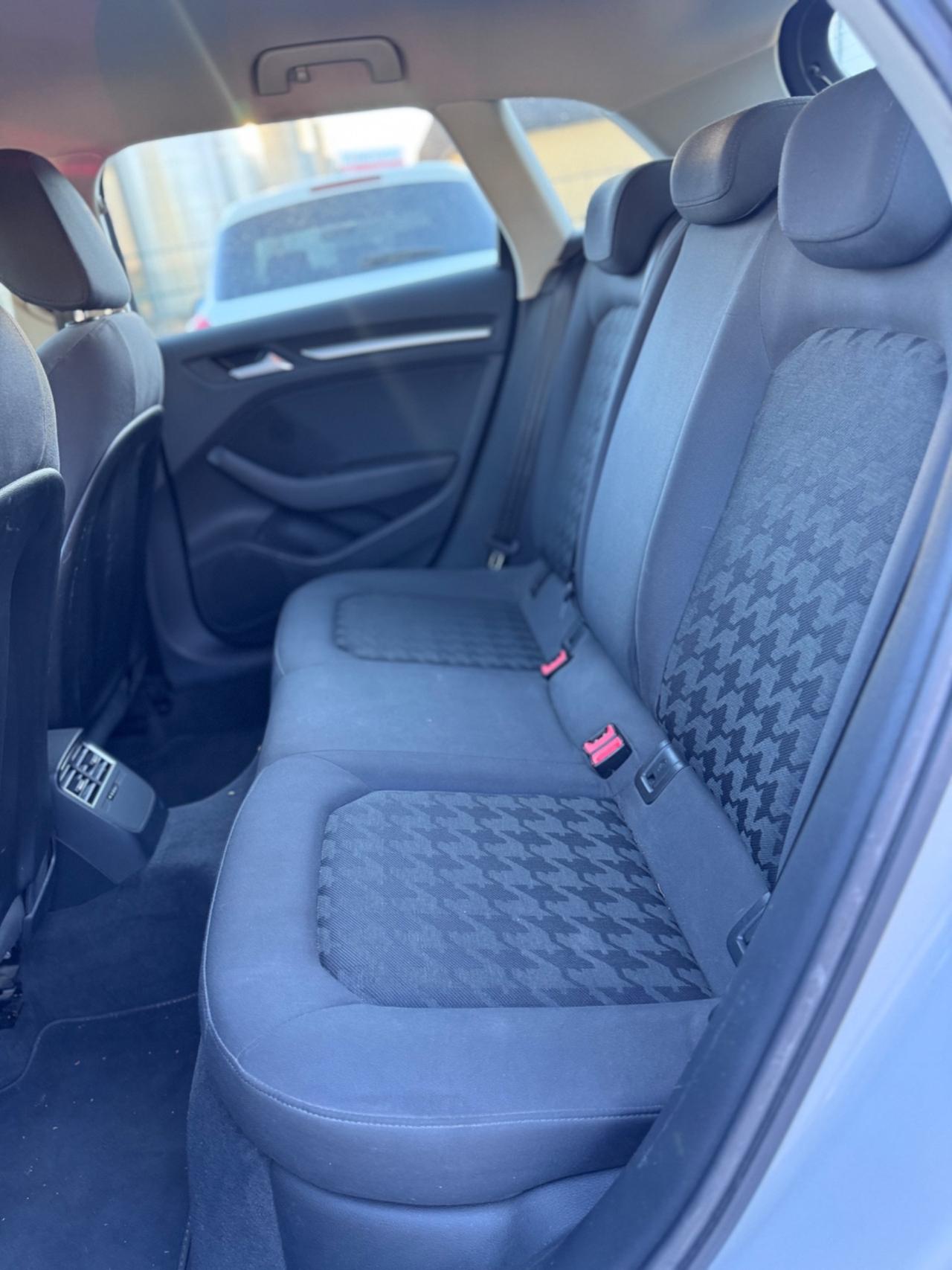 Audi A3 SPB 1.6 TDI clean diesel Ambition