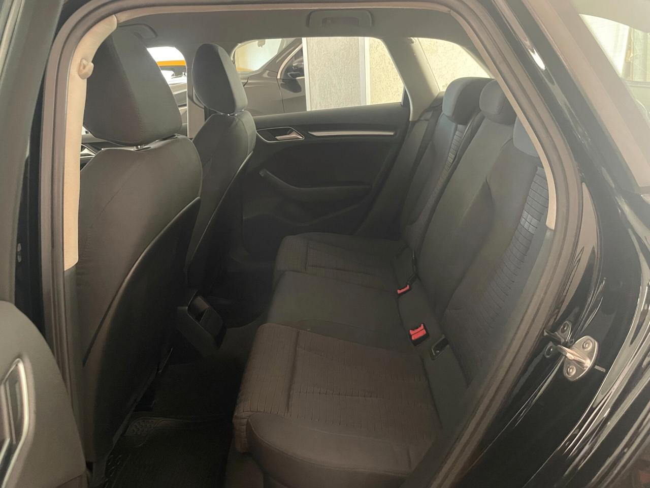 Audi A3 1.6 TDI ultra Attraction finanziabile