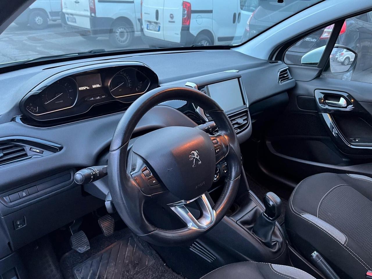 Peugeot 208 PureTech 82 5 porte Allure