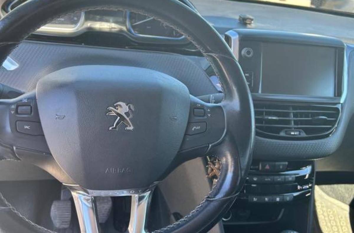 PEUGEOT 2008 ALLURE 1.6 BlueHDi