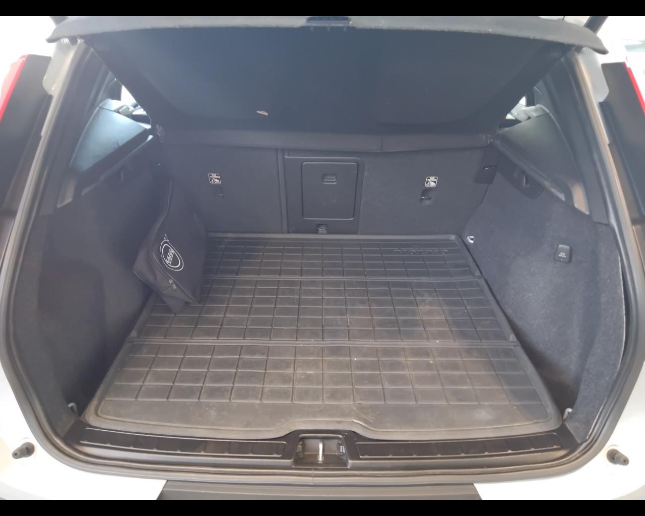 VOLVO XC40 - XC40 1.5 t2 Momentum Pro auto my21