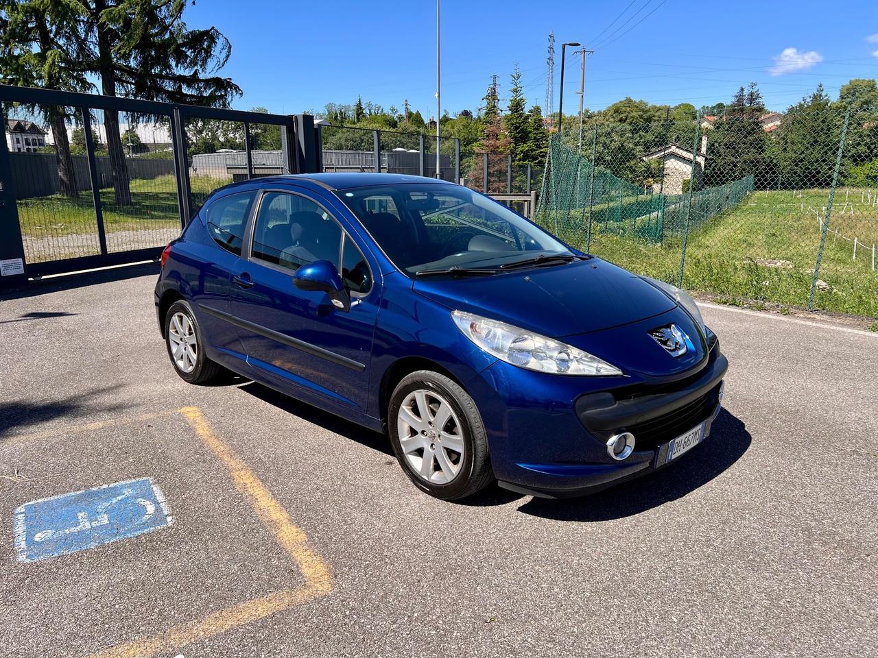 Peugeot 207 1.6 VTi 120CV 3p. XS