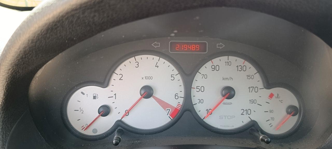 Peugeot 206 1.1 5p. XT
