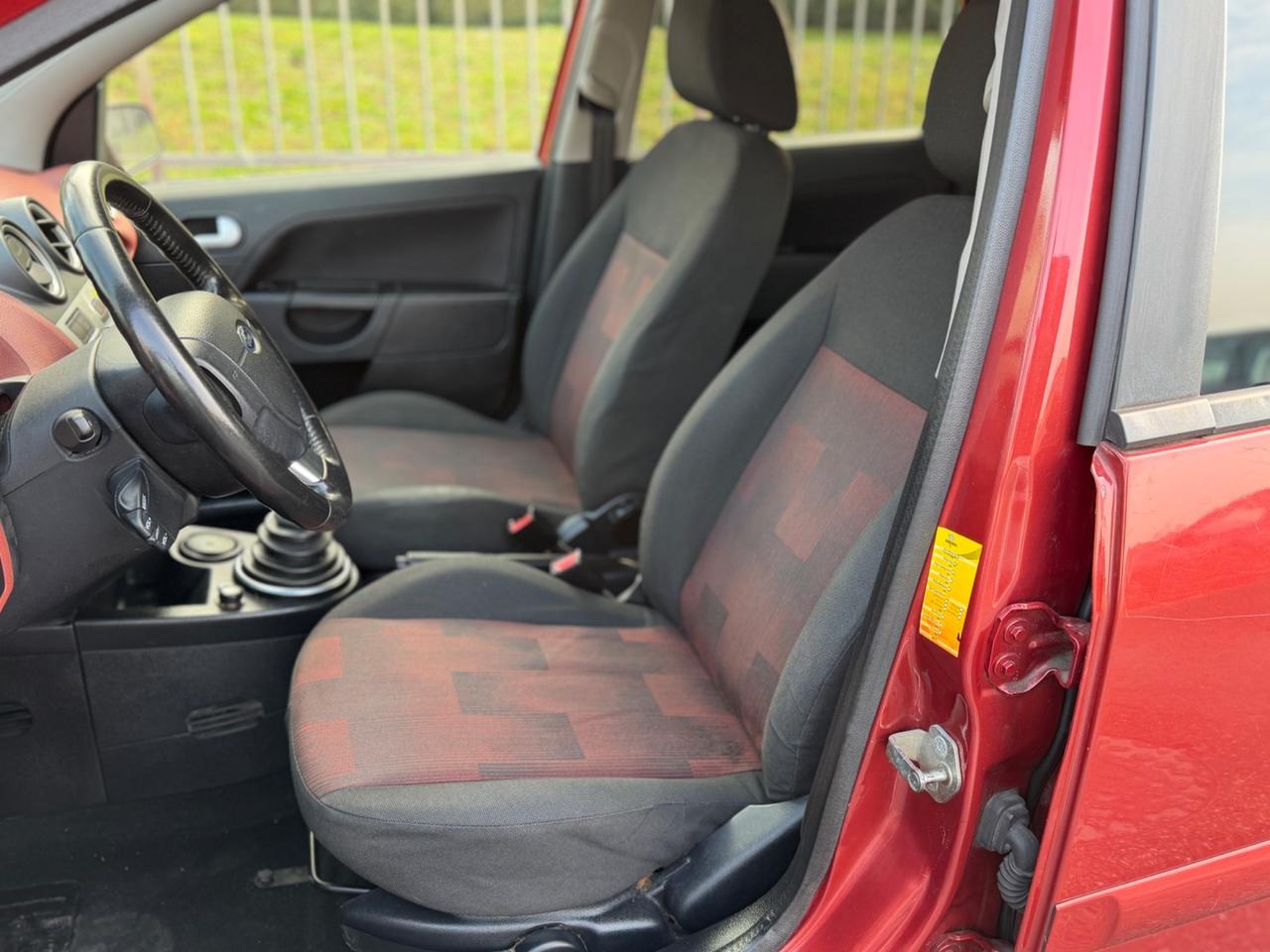 Ford Fiesta 1.4 16V 3p. Ghia Euro 4 ok neopatentati