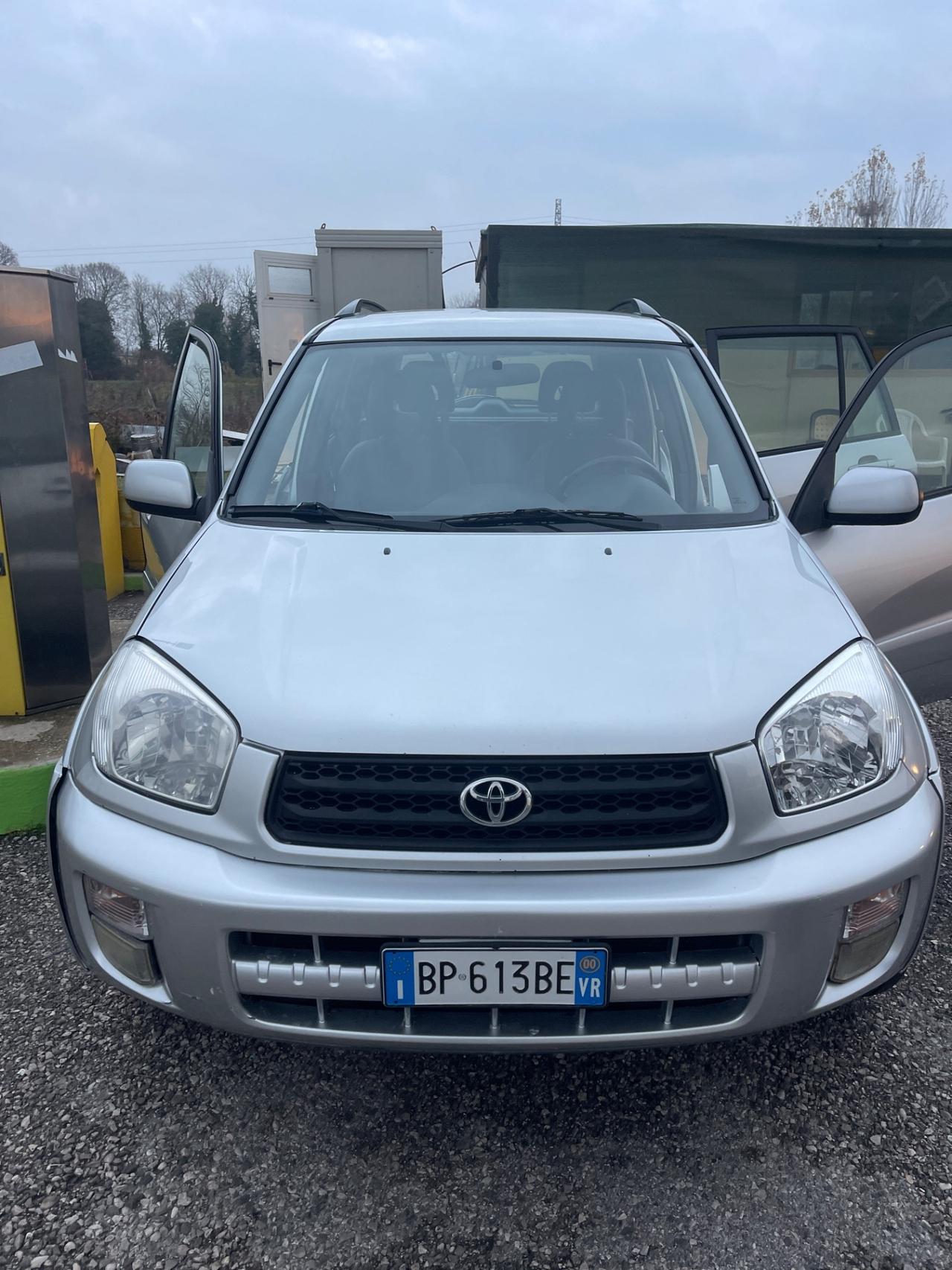 Toyota RAV 4 RAV4 2.0 16V cat 5 porte Sol
