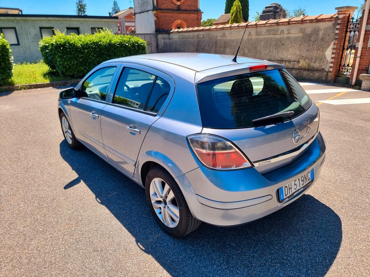 Opel Astra 1.4 16V ADATTA A NEOPATENTATI