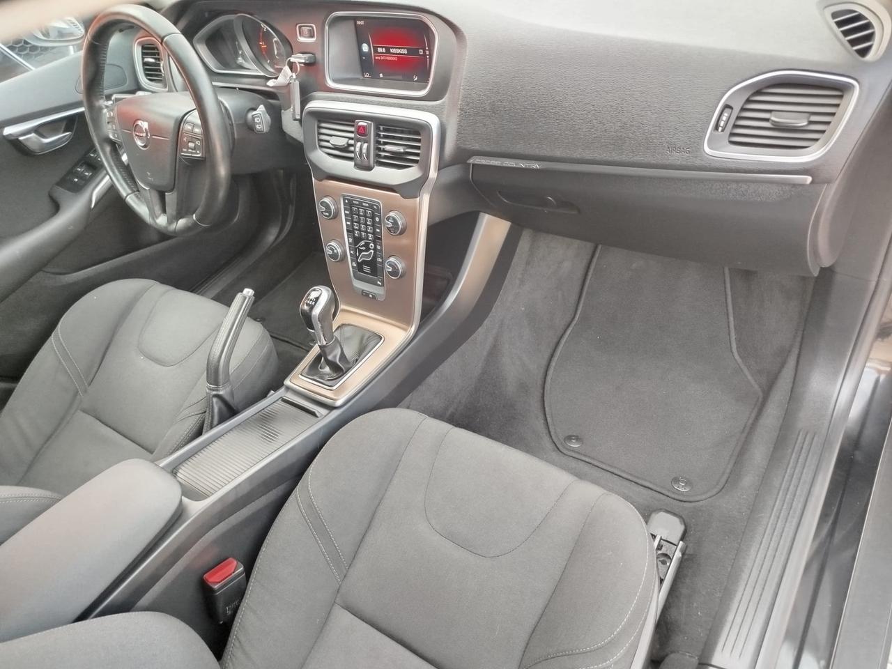 Volvo V40 Cross Country D2 136.000 KM