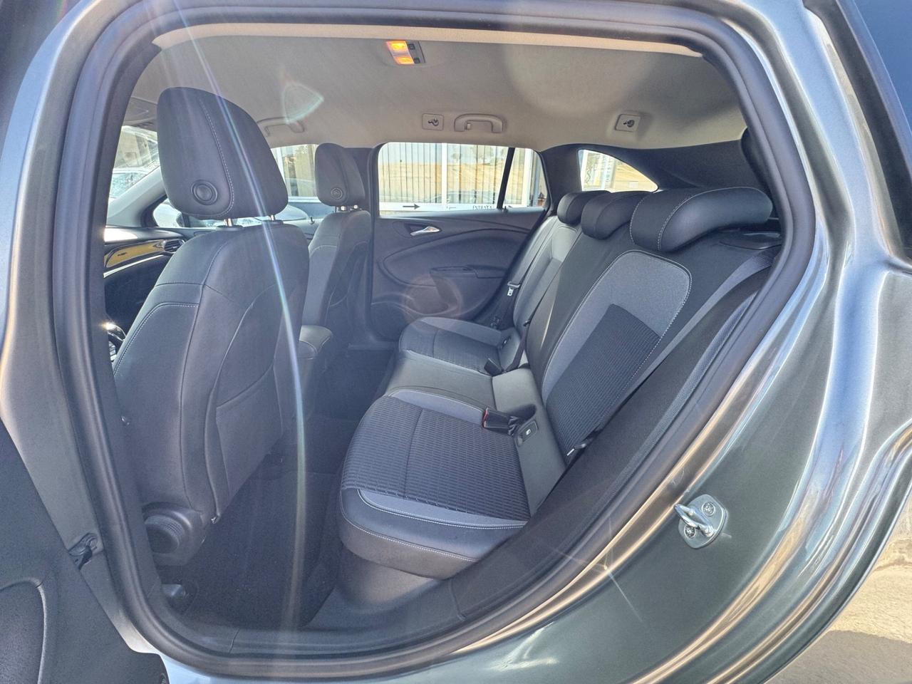 Opel Astra 1.5 Turbo Diesel 130 CV Elegance