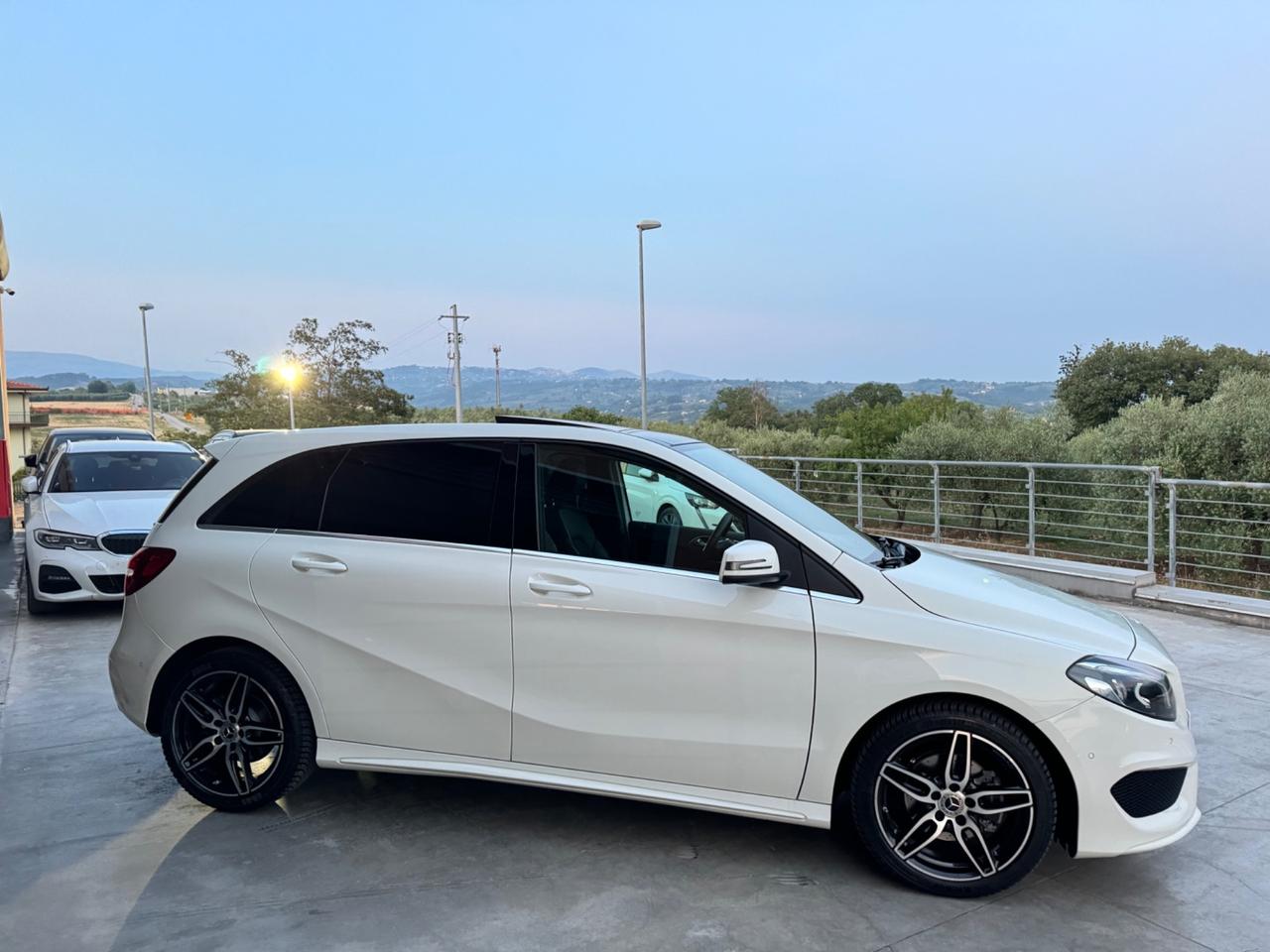 Mercedes-benz B 180 B 180 d Premium