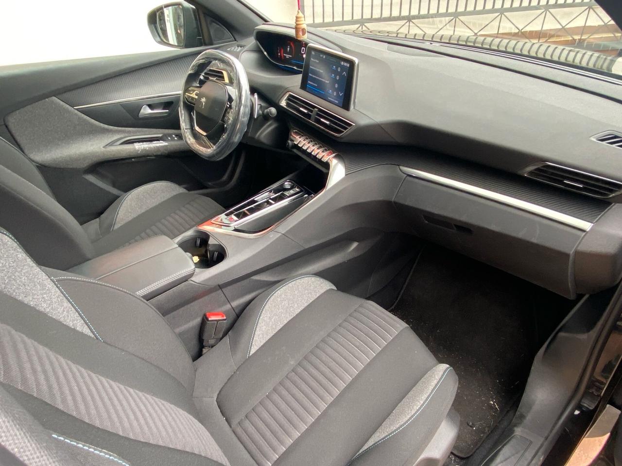 Peugeot 3008 BlueHDi 130 S&S EAT8 Active Pack