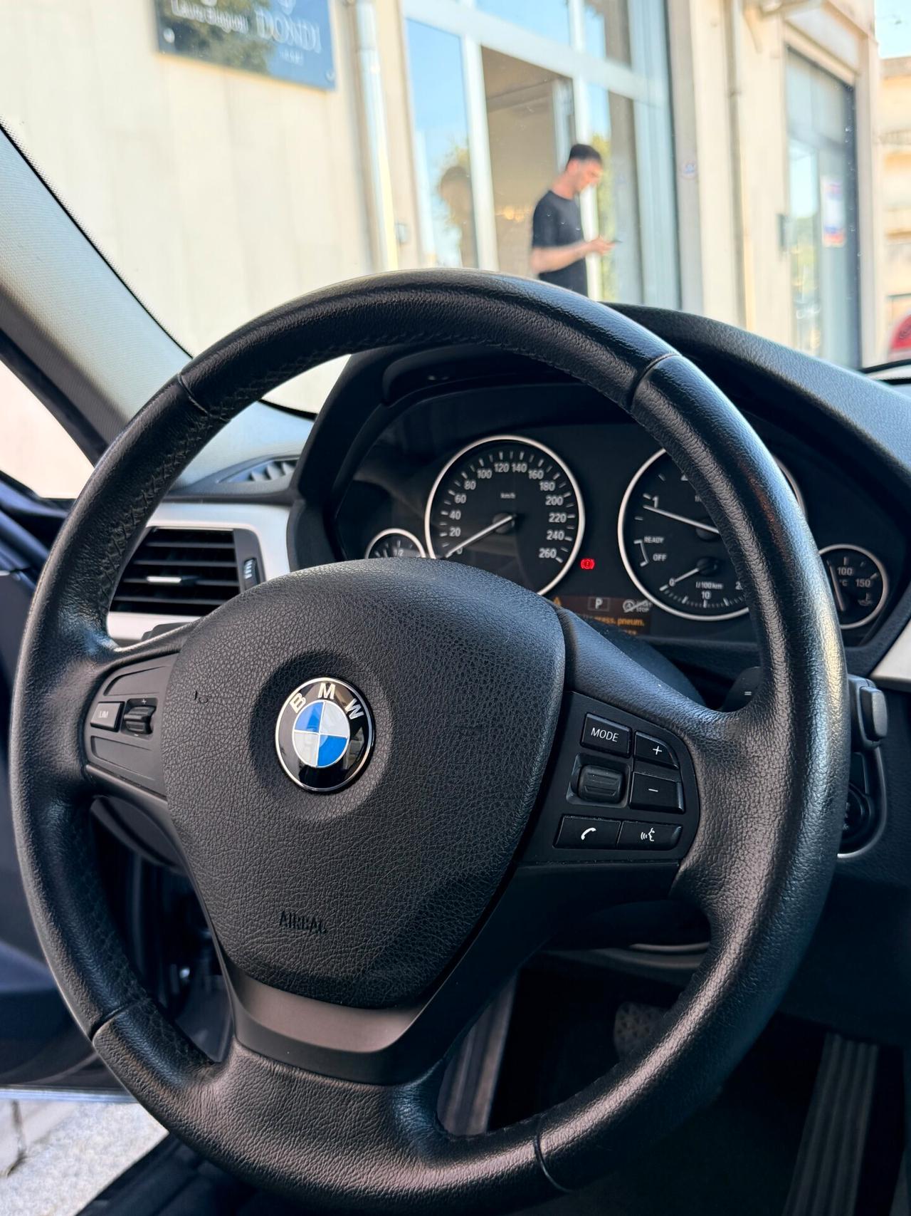 Bmw 320 d Touring Business auto NAVI,LED,BLUETOOTH,ANDROID AUTO,SENSORI DI PACHEGGIO,KM CERTIFICATI!