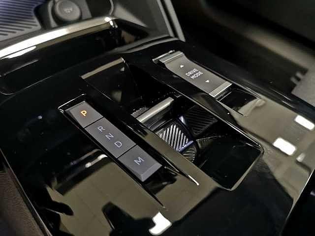 Citroen C4 PureTech 130 S&S EAT8 Shine