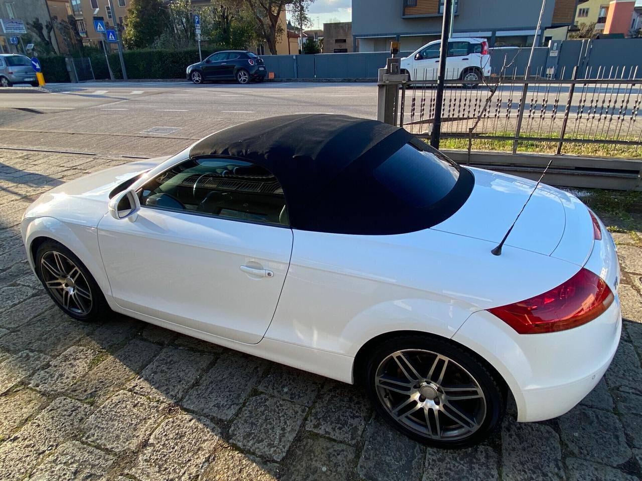 Audi TT Roadster 2.0 TFSI cabrio