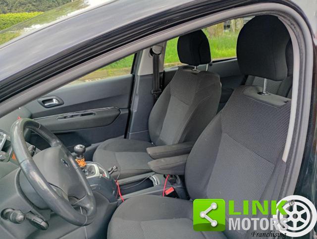 PEUGEOT 5008 1.6 HDi 110CV Tecno