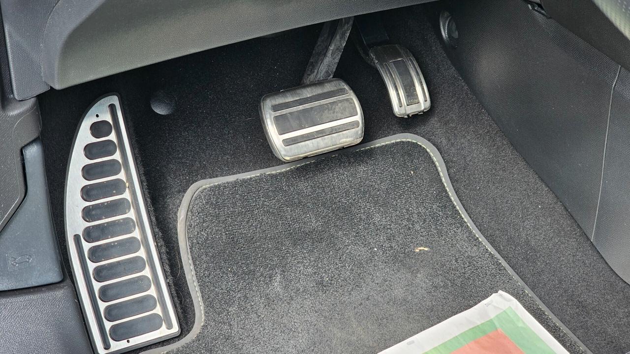 Peugeot 2008 PureTech 130cv S&S EAT8 GT