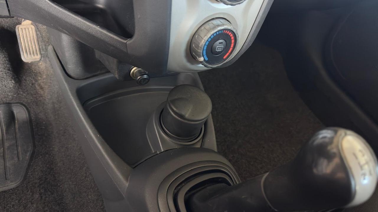 Toyota Yaris 1.0 5 porte Sol