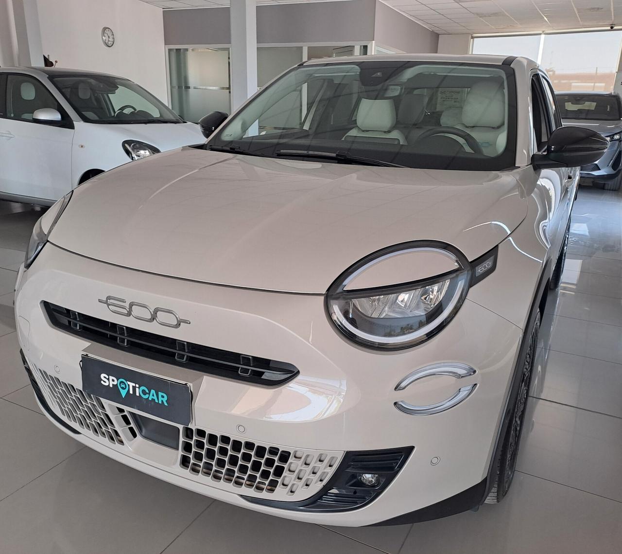 Fiat 600 1.2Hybrid 110 CV DCT MHEV La Prima