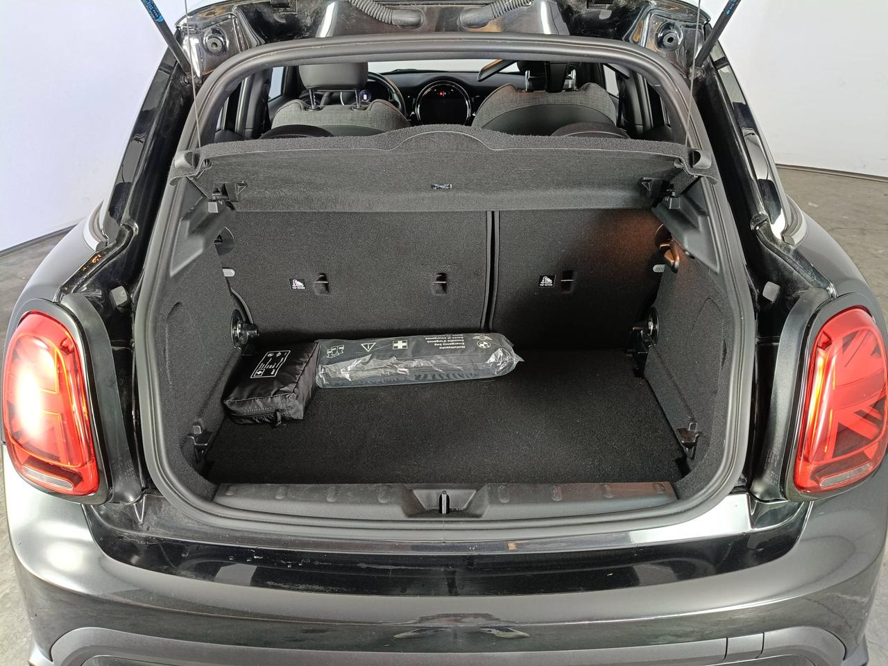 MINI Mini IV F55 2021 5p - Mini 5p 1.5 Cooper Business auto
