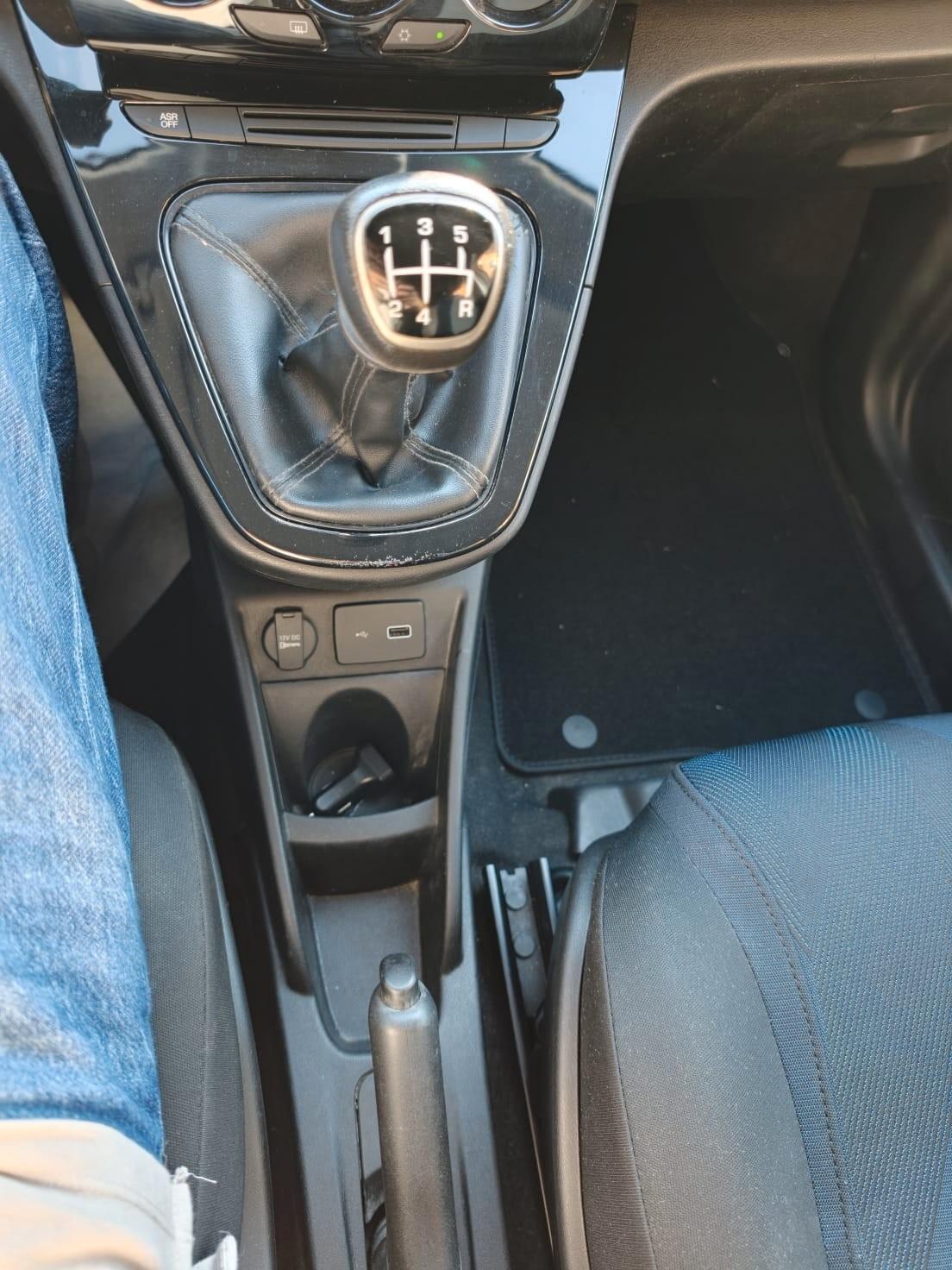 Lancia Ypsilon 1.2 69 CV 5 porte GPL Ecochic Platinum